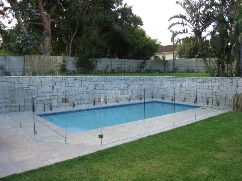 Things to Consider When Getting Swimming Pool Fencing